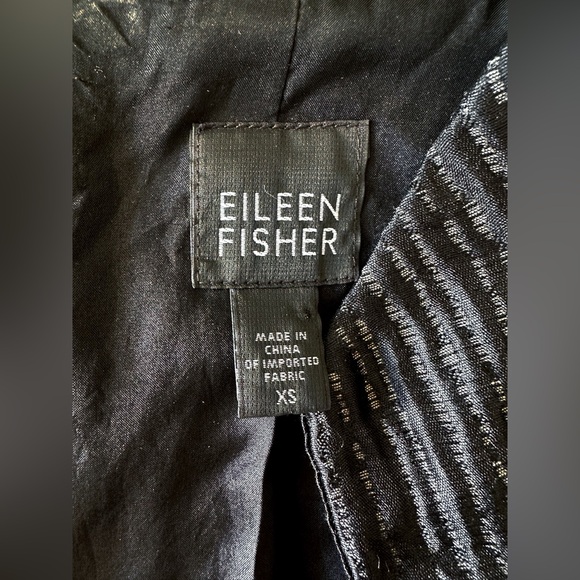 Eileen Fisher Silk Groove Coat in Bark. Size XS - Picture 9 of 10